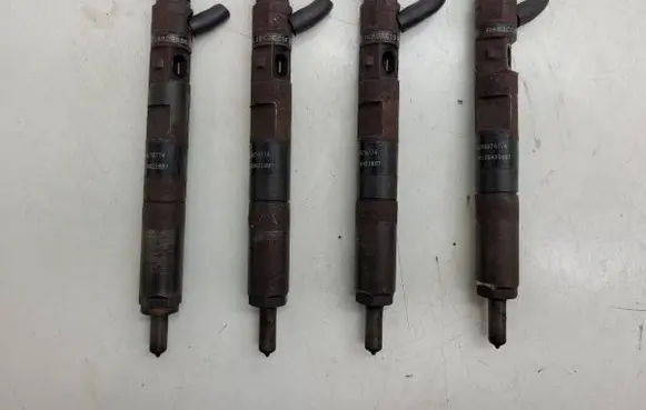 Renault Kangoo I Fuel injectors set 
