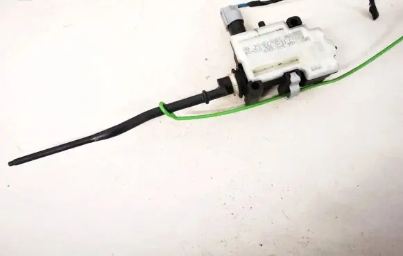 BMW 1 E81 E87 Central locking motor 6711698587904 67.11-6985879-04