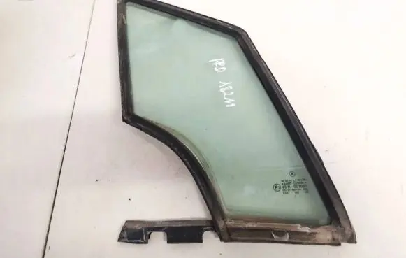 Mercedes-Benz A W168 Front door vent window glass four-door 