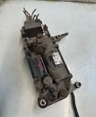 Porsche Cayenne (9PA) Air suspension compressor/pump 7L0616007
