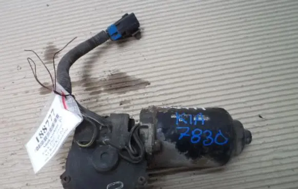 KIA Sportage Front wiper linkage and motor