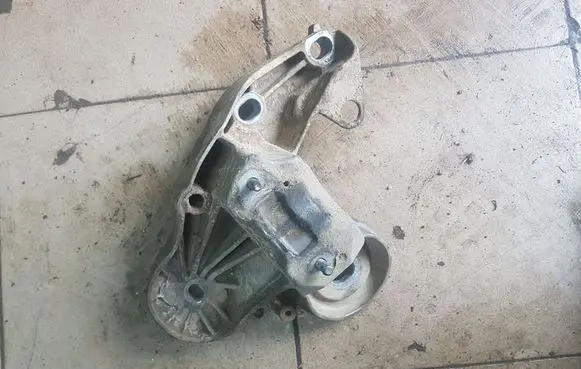 Audi A6 S6 C6 4F Engine mounting bracket