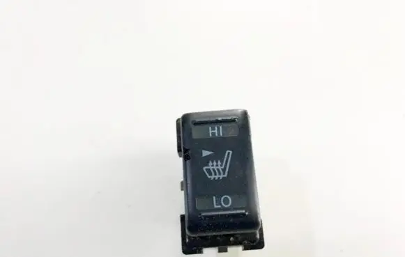 Nissan Juke I F15 Seat heating switch