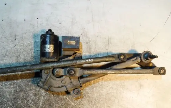 Front wiper linkage