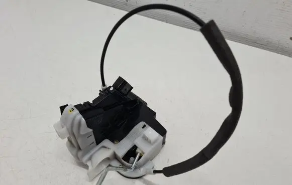Hyundai i20 (GB IB) Front door lock 81320C8040