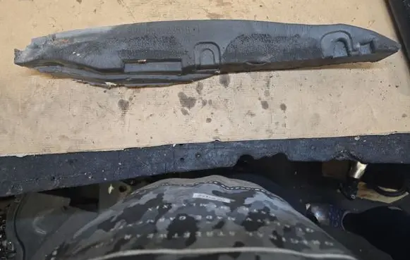 Volkswagen PASSAT B6 Fender foam support/seal 3C0864235B