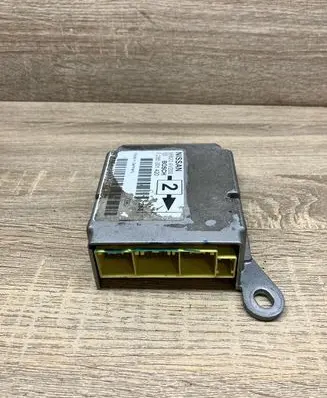 Nissan Primera Airbag control unit/module 98820AV200 0285001420