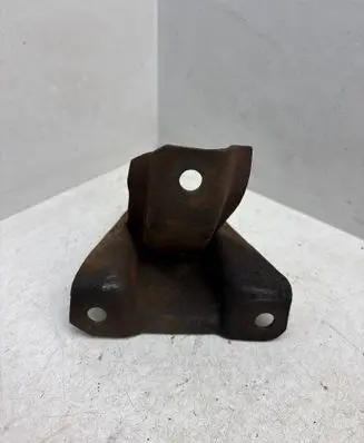 Opel Omega B2 Engine mounting bracket 