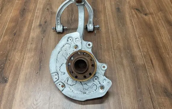 Mercedes-Benz E W213 Front wheel hub spindle knuckle A0004213520 A2133324700