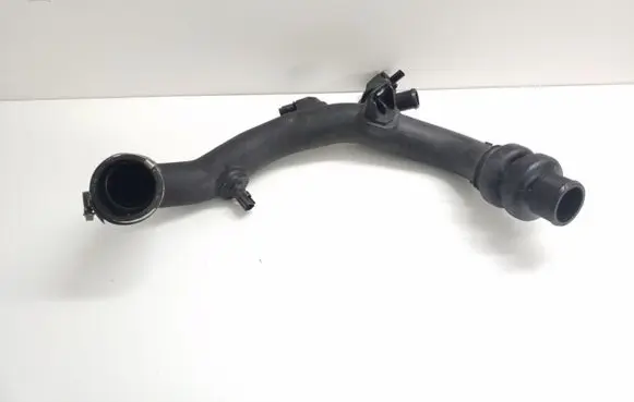Ford Fusion II Intercooler hose/pipe DS736C646