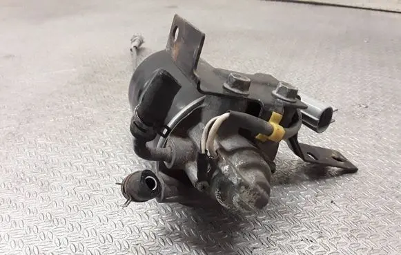 Mazda 6 Fuel filter bracket/mount holder 