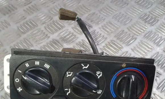 Hyundai Lantra II Climate control unit