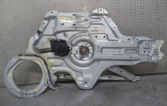 KIA Cerato Front door window regulator with motor 824802F020