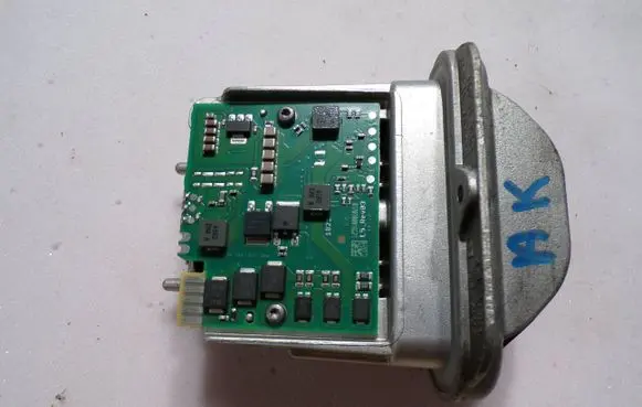 Opel Astra K Xenon control unit/module 7960311099 165111622R