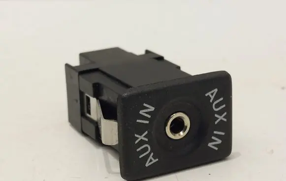 Volkswagen Touran I AUX in-socket connector 5M0035724