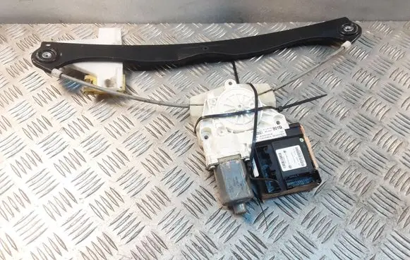 Audi A3 S3 8L Rear door window regulator motor 0130822263