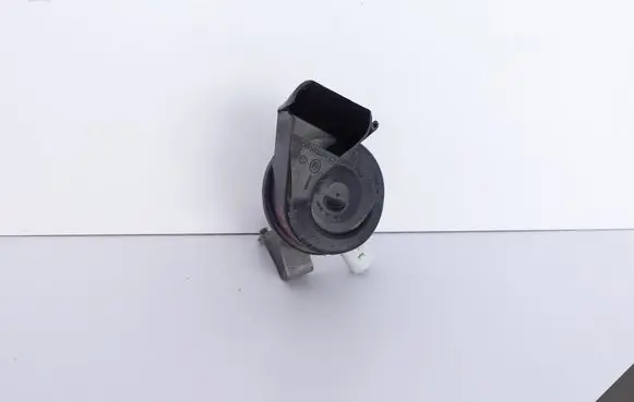 Mercedes-Benz E W212 Horn signal A2045420120