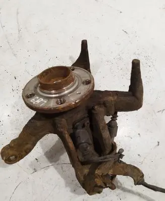 Skoda Fabia Mk2 (5J) Front wheel hub spindle knuckle