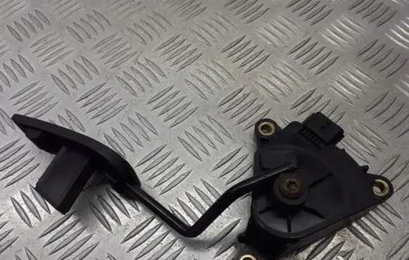 Nissan Micra Accelerator pedal position sensor 18002AX700