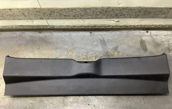 Lancia Thema Trunk/boot sill cover protection 42068K
