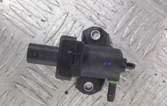 Peugeot Expert Valve vacuum 9812031180