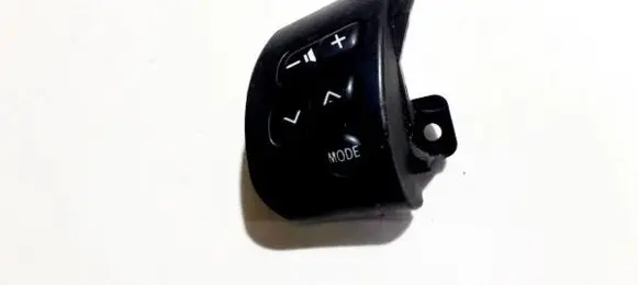 Toyota RAV 4 (XA20) Steering wheel buttons/switches 