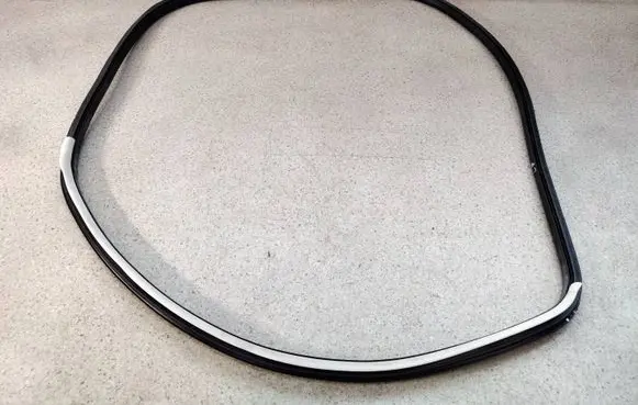 Renault Talisman Front door rubber seal