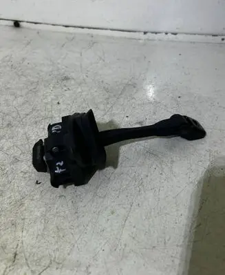 BMW 2 F45 Front door check strap stopper 17W09