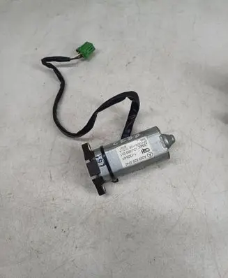 Mercedes-Benz C W203 Seat adjustment motor A2038203742 1132301