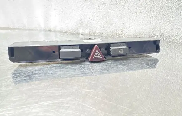 Opel Astra H Hazard light switch 13100105