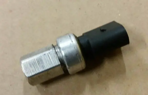 Volkswagen PASSAT B7 Air conditioning (A/C) pressure sensor 1K0959126A 1K0959126B