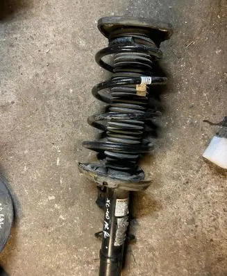 Volvo XC40 Front shock absorber/damper 32246638
