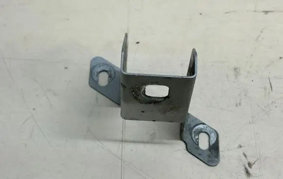 Porsche Cayenne (92A) Fender mounting bracket 7P5821162
