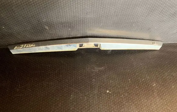 Opel Astra H Trunk door license plate light bar 461088395