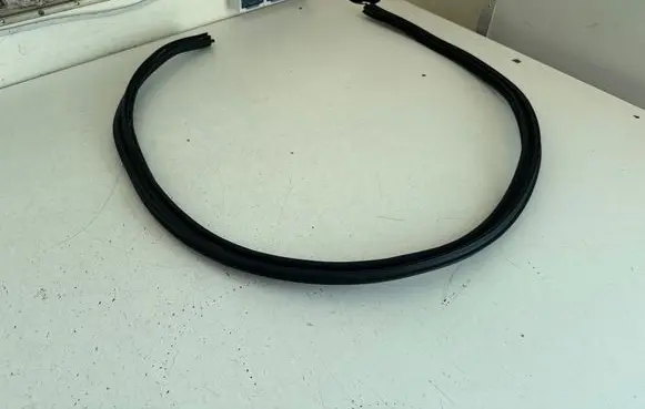 Volkswagen Transporter - Caravelle T5 Engine compartment rubber