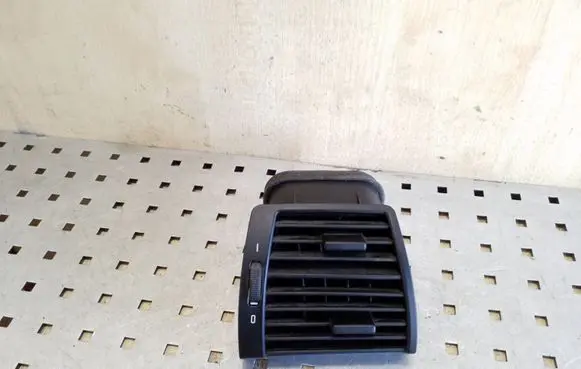 BMW X5 E53 Dashboard side air vent grill/cover trim 64228402216