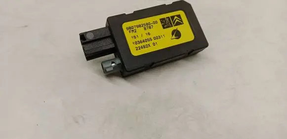 Citroen C4 II Picasso Aerial antenna amplifier 9807982580