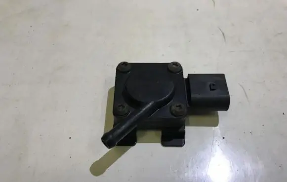 BMW 3 E90 E91 Exhaust gas pressure sensor 1362778921903 13.62-7789219-03