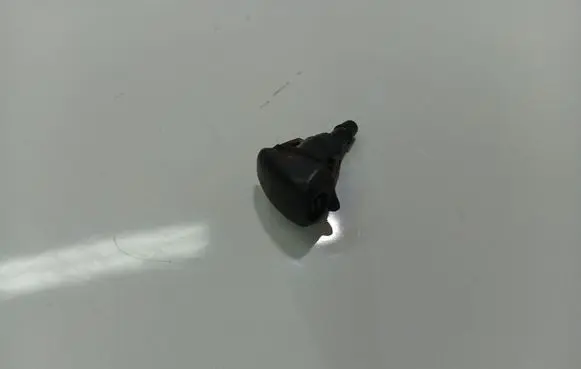 Peugeot 4007 Windshield washer spray nozzle 