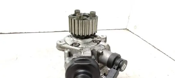 Audi A4 S4 B8 8K Fuel injection high pressure pump 0445010507 03L130755