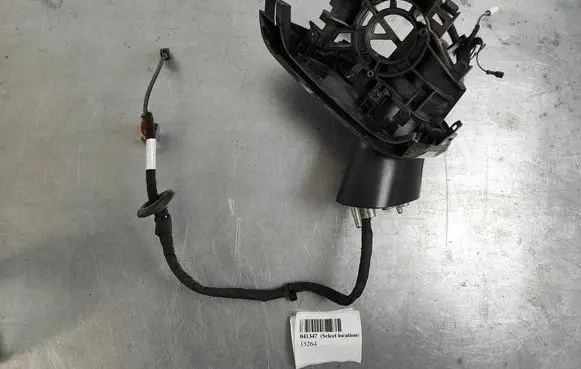 Volvo XC60 Front door electric wing mirror 041347