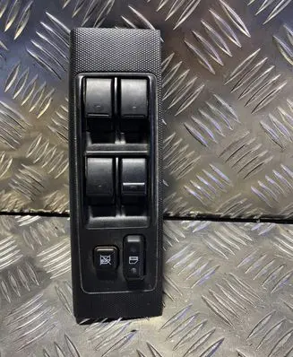 Toyota Corolla Verso AR10 Electric window control switch 848200F030