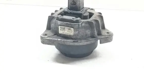 BMW 5 GT F07 Engine mount bracket 6777371 22116777371