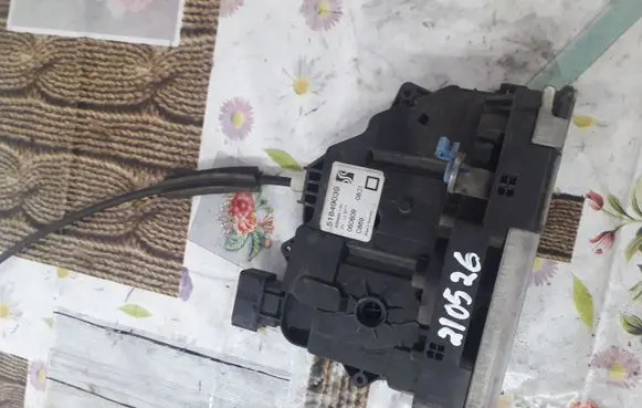Fiat Punto (199) Front door lock 51849039