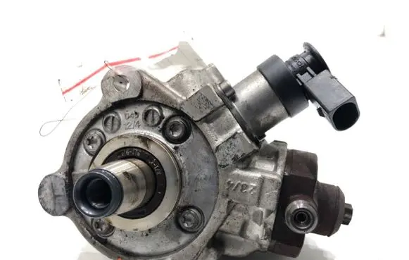 BMW X3 F25 Fuel injection high pressure pump 7810696