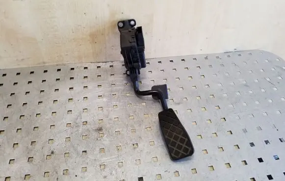 Audi A6 S6 C6 4F Accelerator throttle pedal 4F2721523 6PV00898402