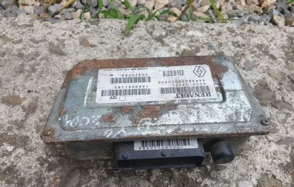 Renault Laguna II Gearbox control unit/module 8200104471