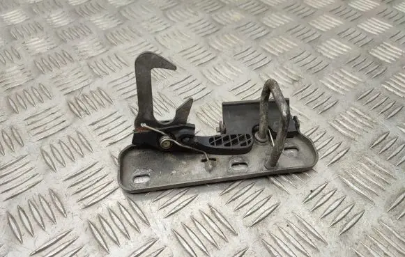 Volkswagen Tiguan Engine bonnet/hood lock/latch loop/hook 1K0823480