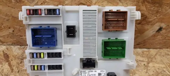 Volvo V60 Fuse module 31343677 31343677AA BG9T14C256GA