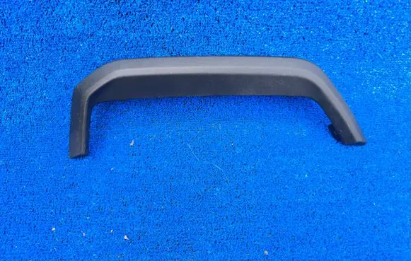 BMW 5 G60 G61 Quarter panel pressure vent 5A37687